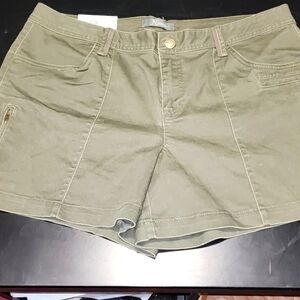 Natural Reflections shorts Sz 16